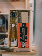 Couteau de sommelier artisanal à manche en chêne de barrique du Domaine Ruhlmann-Schutz