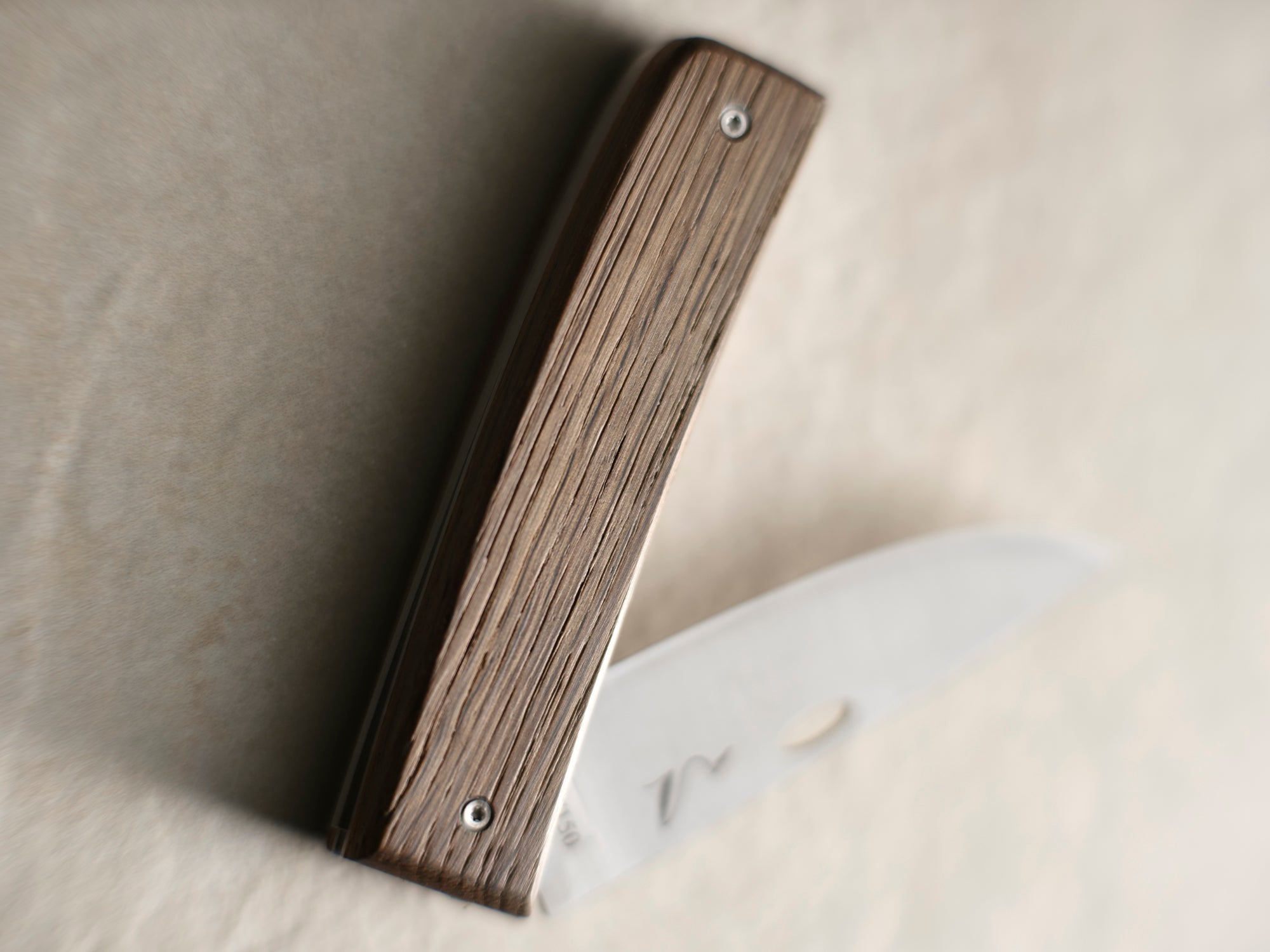 Couteau pliant artisanal en bois
