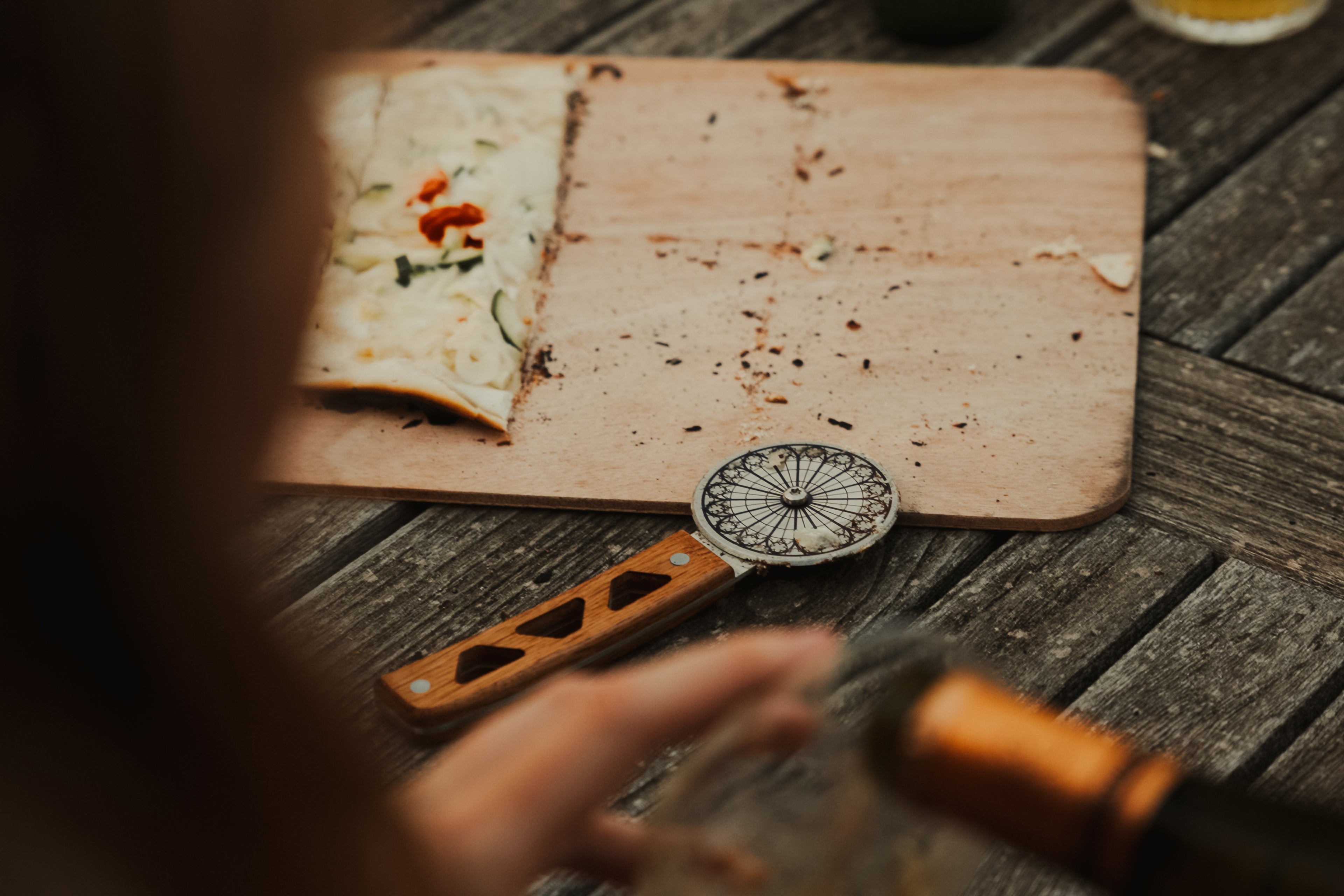 roulette à tarte flambée avec motif de la cathédrale